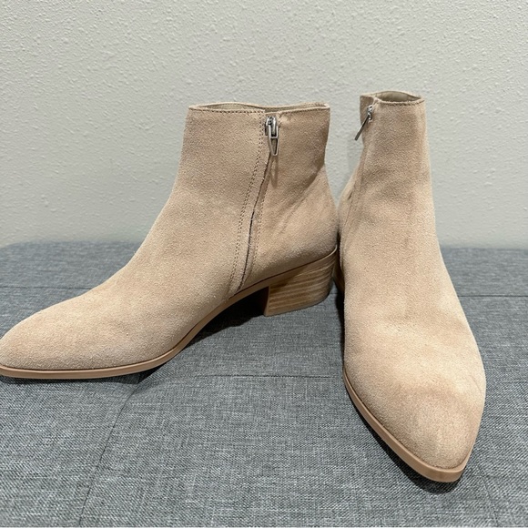 Dolce Vita Avie Booties - Picture 5 of 11